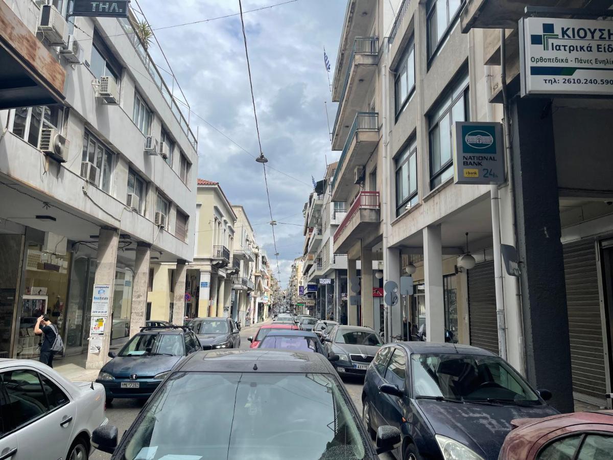 Oikiastudios Patras Luaran gambar