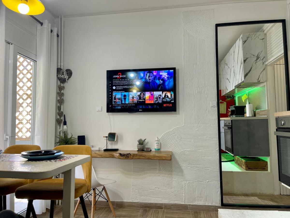 Oikiastudios Patras Luaran gambar